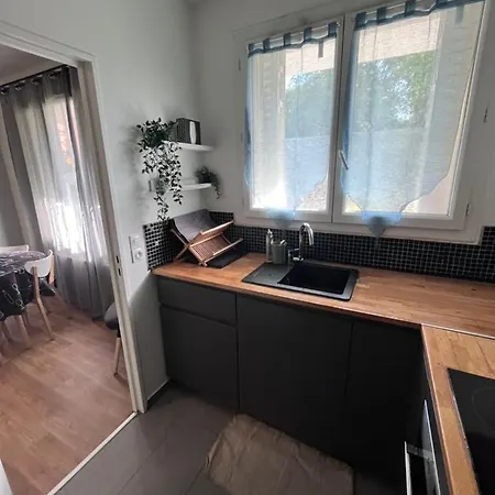 Commerce à Proximité Et 10 Minute De La Gare Apartamento Noisy-le-Sec